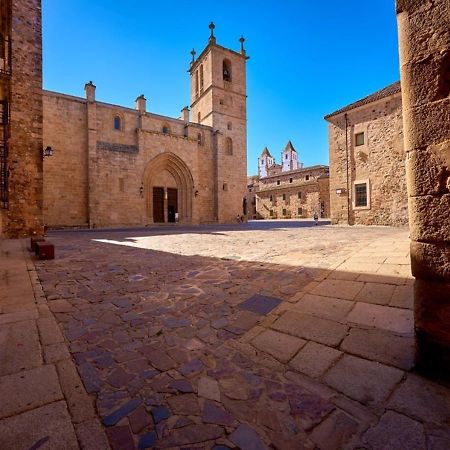 Elegante Apartamento Para 5 En El Centro De Caceres Con Wifi المظهر الخارجي الصورة