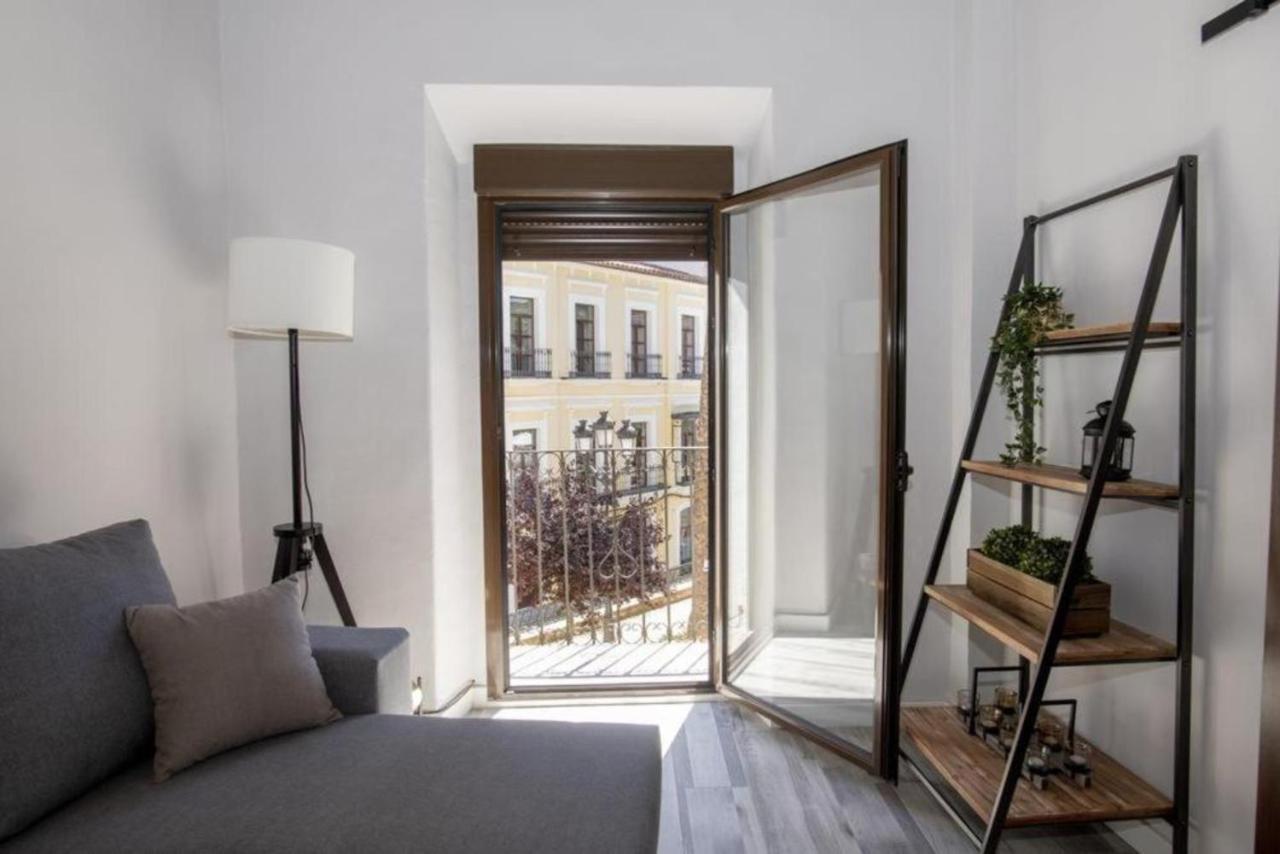 Elegante Apartamento Para 5 En El Centro De Caceres Con Wifi المظهر الخارجي الصورة