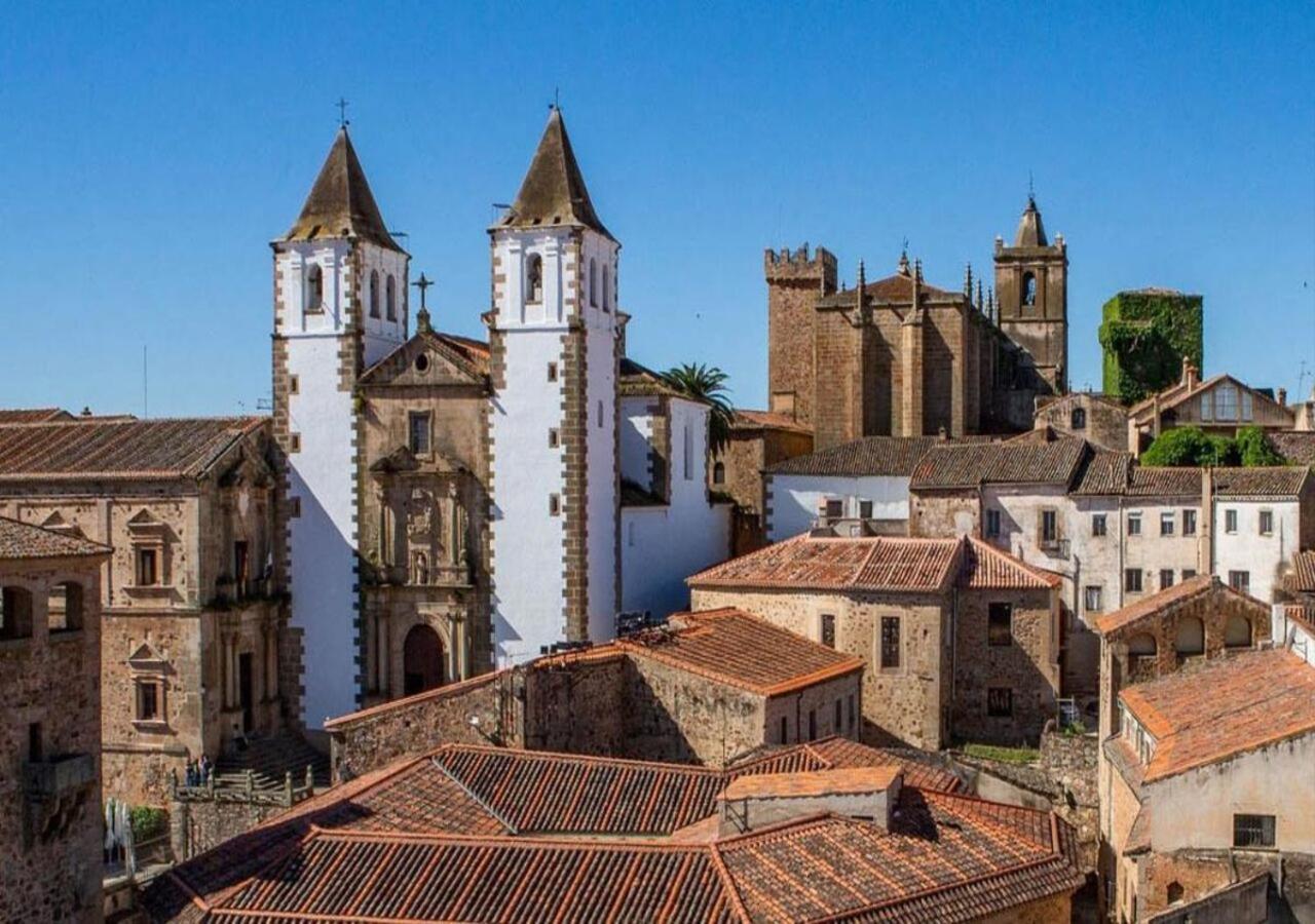Elegante Apartamento Para 5 En El Centro De Caceres Con Wifi المظهر الخارجي الصورة